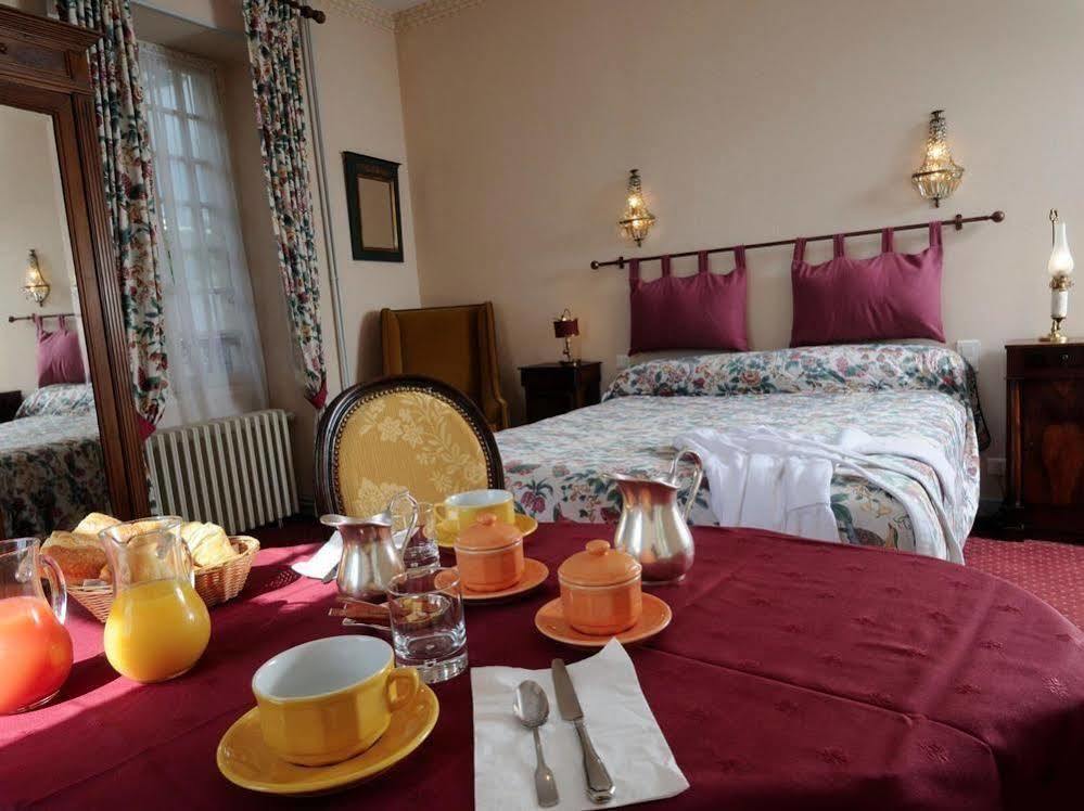 Logis La Gamade Hotell Donzenac Eksteriør bilde
