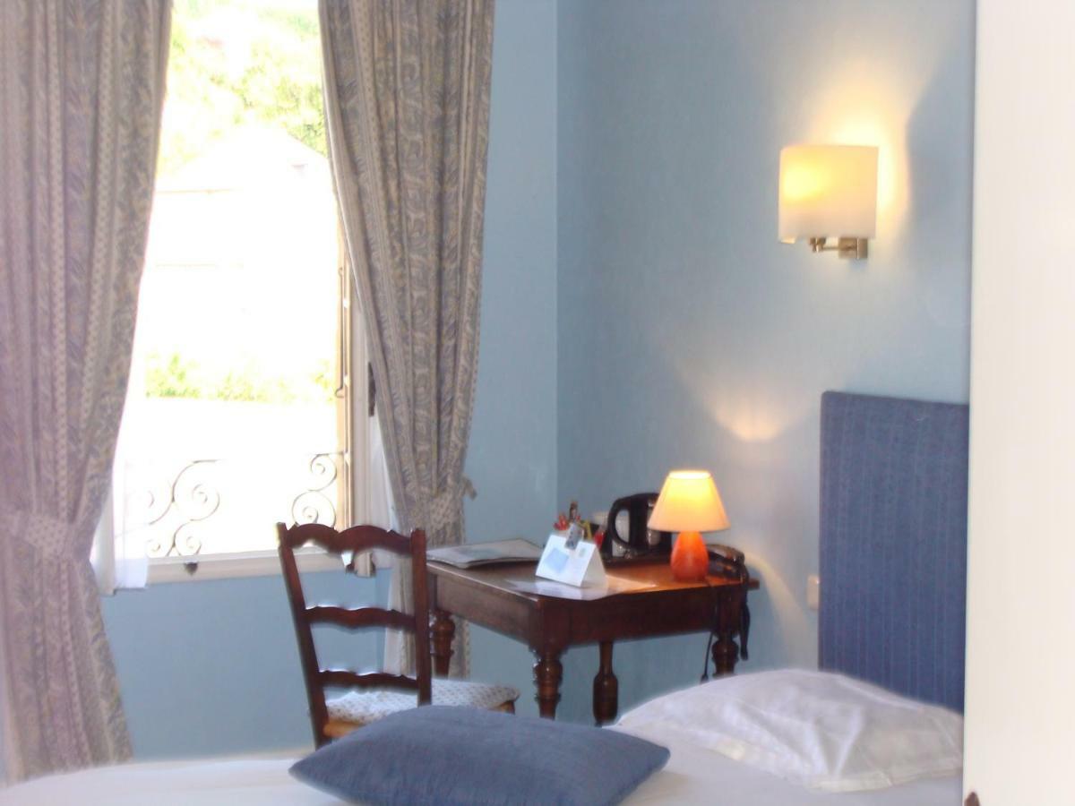 Logis La Gamade Hotell Donzenac Eksteriør bilde