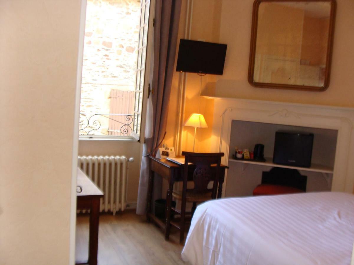 Logis La Gamade Hotell Donzenac Eksteriør bilde