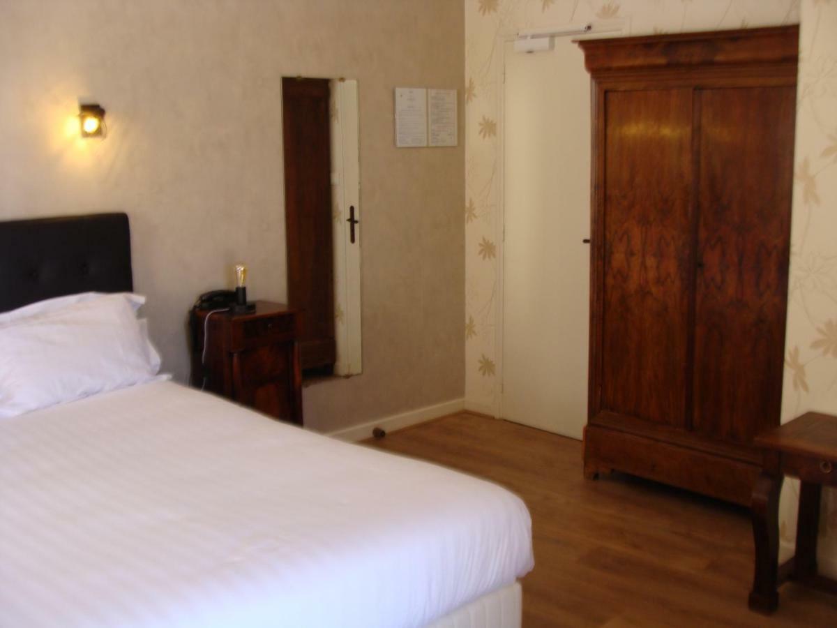 Logis La Gamade Hotell Donzenac Eksteriør bilde