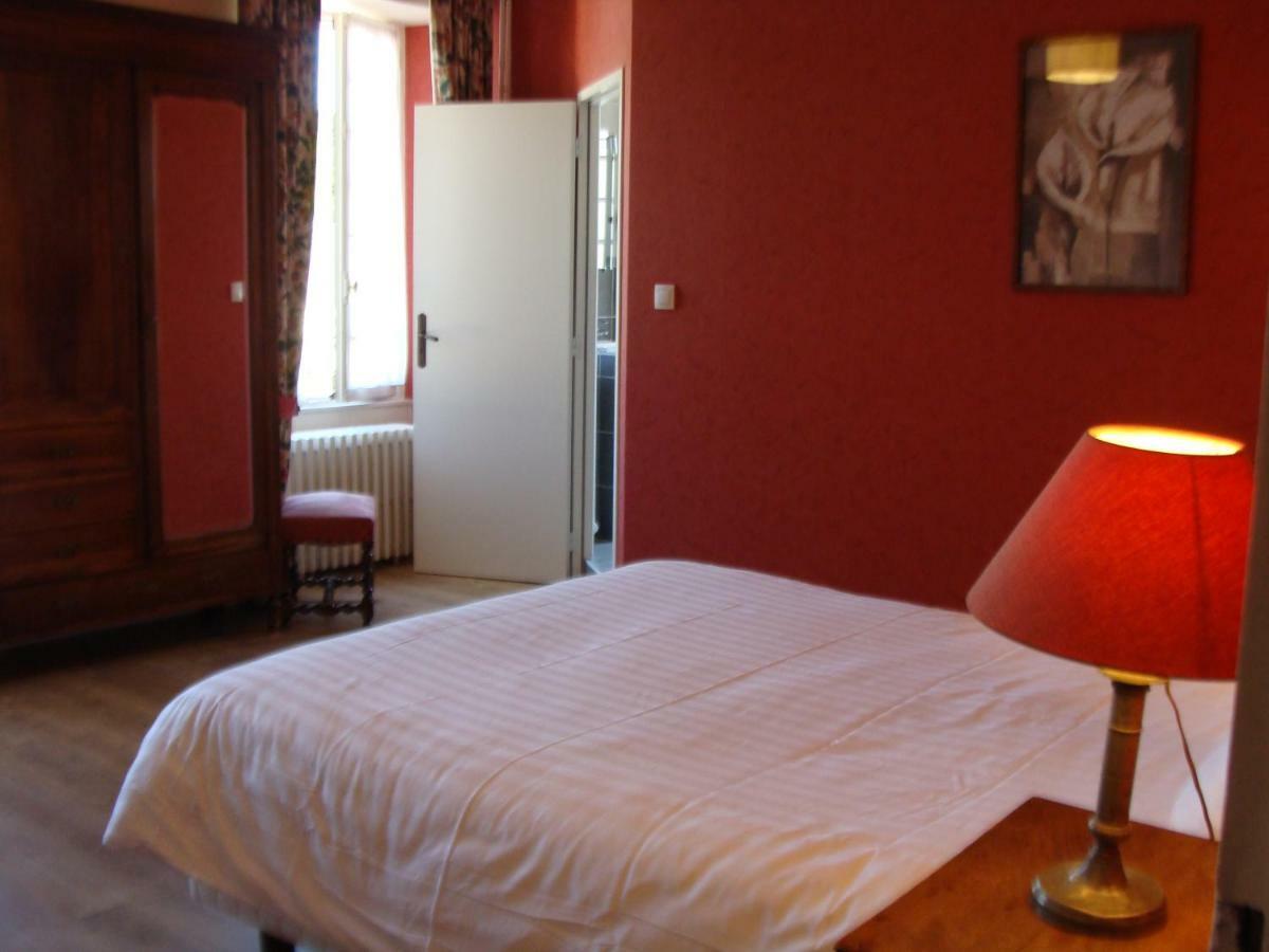 Logis La Gamade Hotell Donzenac Eksteriør bilde